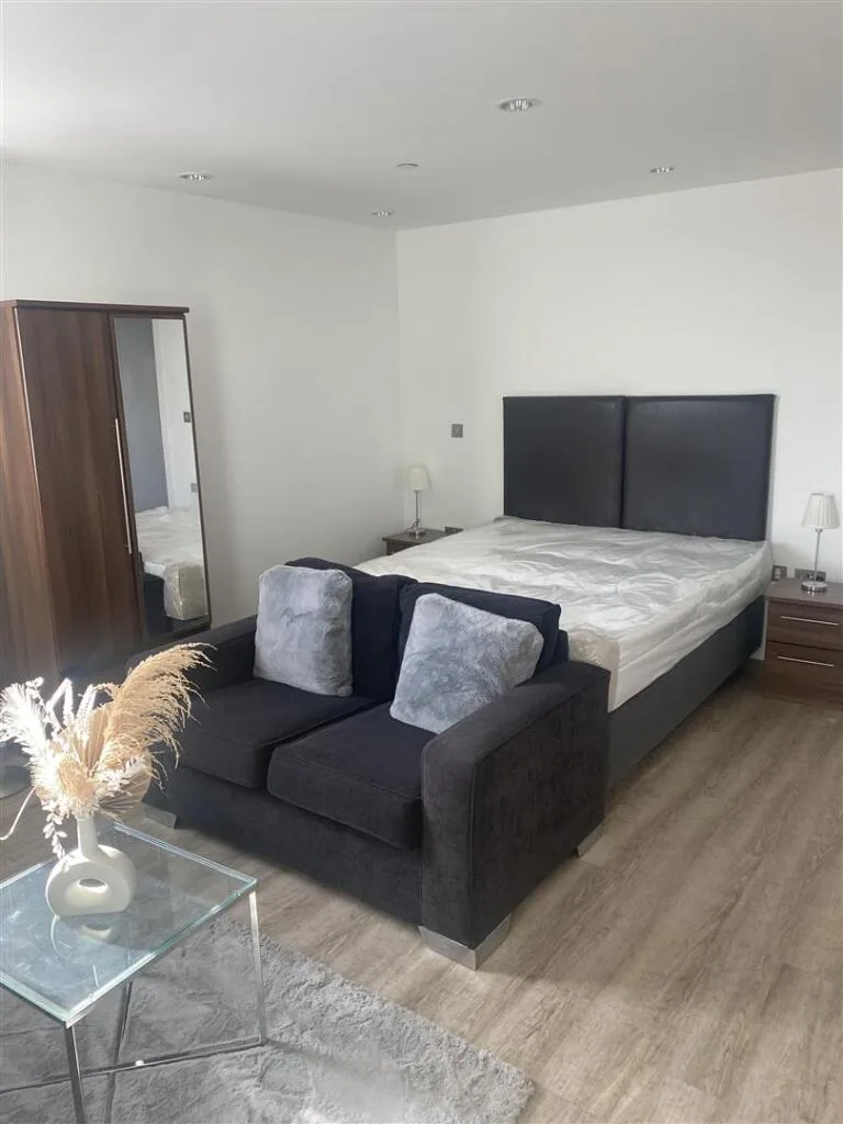 Studio flat for rent