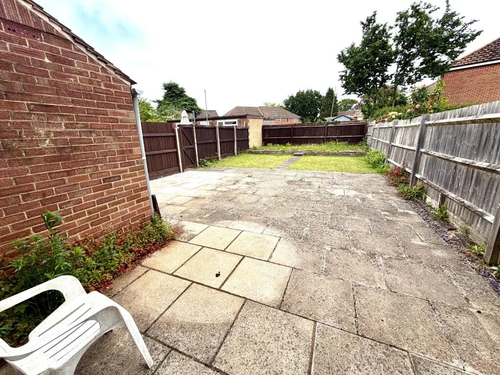 3 bedroom semi-detached house for rent