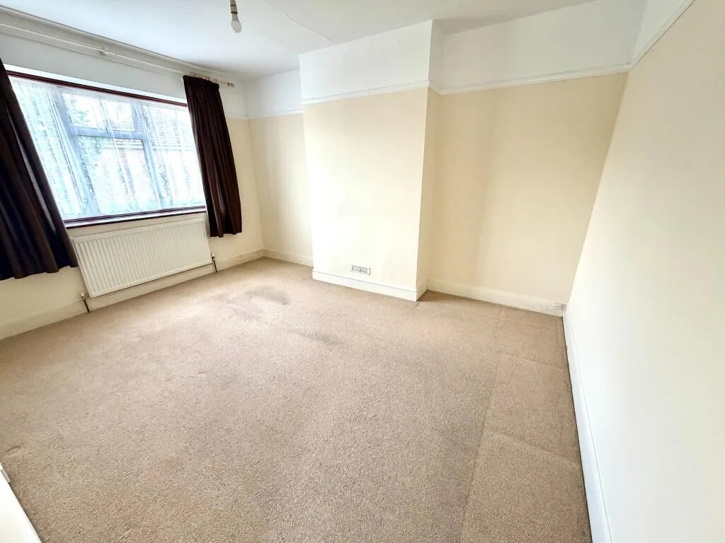 3 bedroom semi-detached house for rent
