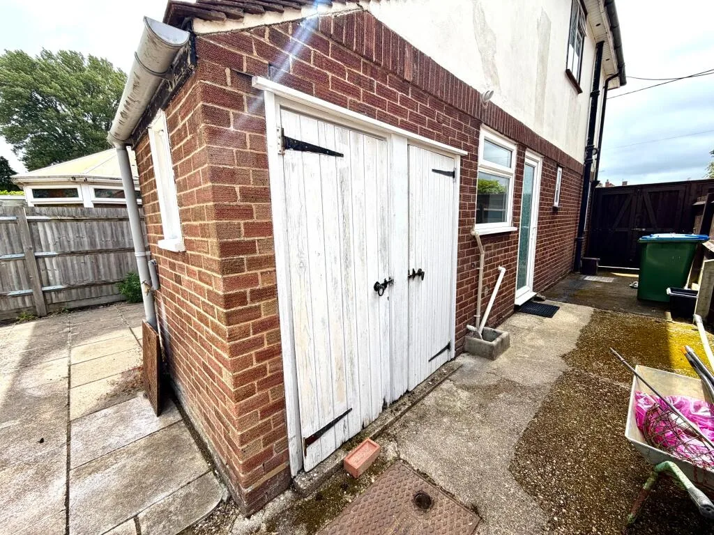3 bedroom semi-detached house for rent