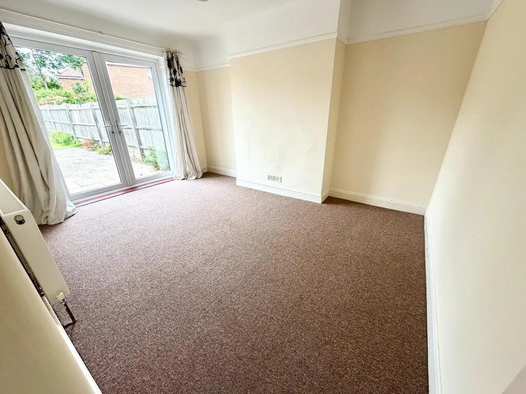 3 bedroom semi-detached house for rent