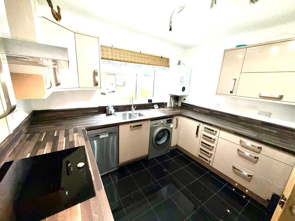 3 bedroom apartment for rent