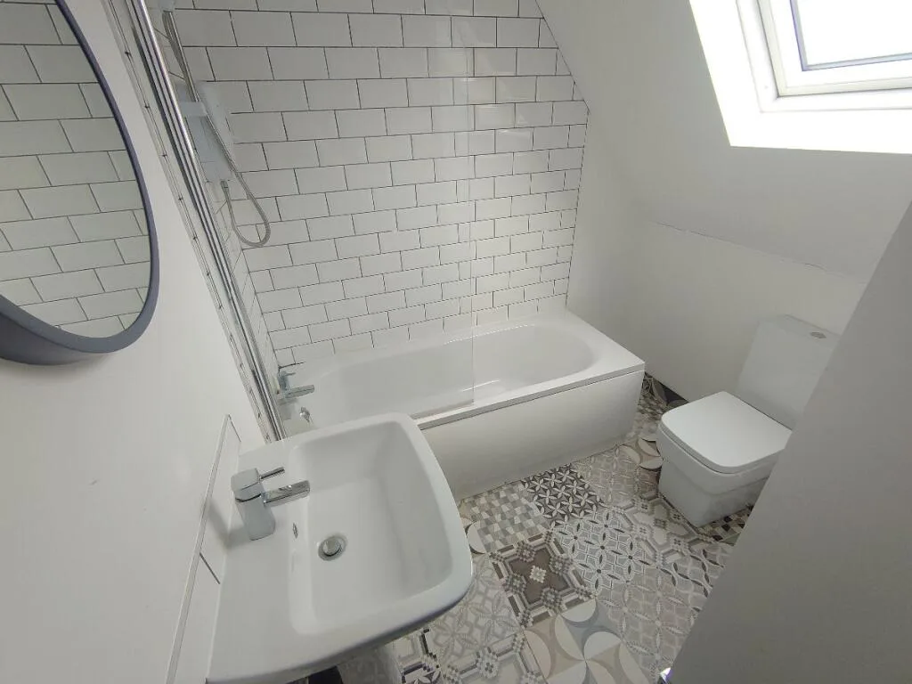 5 bedroom flat for rent
