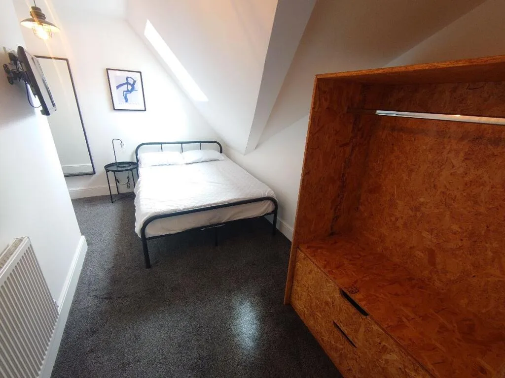5 bedroom flat for rent