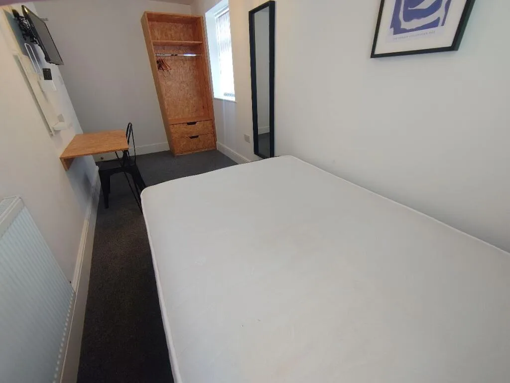 5 bedroom flat for rent