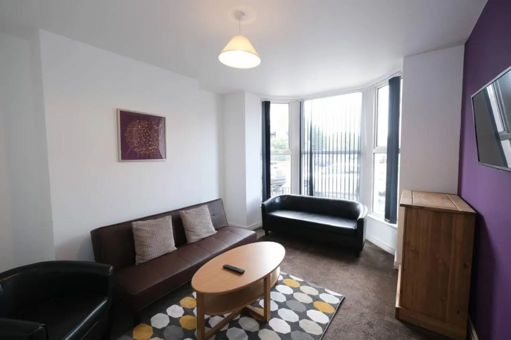 5 bedroom terraced house for rent