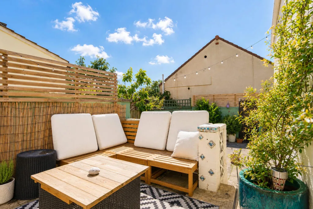 2 bedroom house for rent