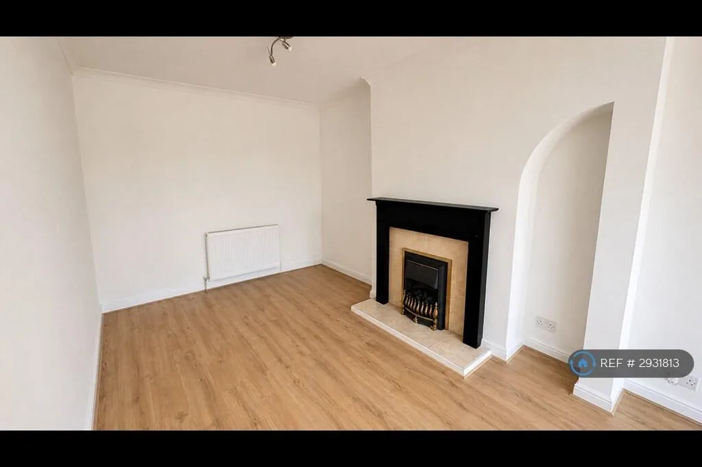 3 bedroom semi-detached house for rent
