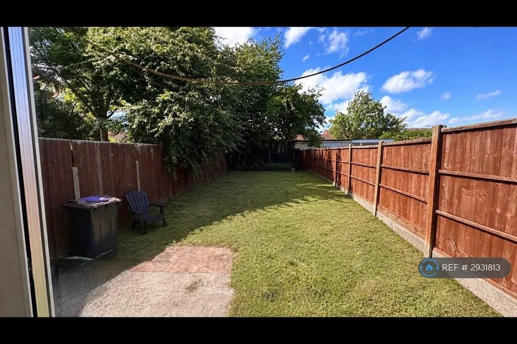 3 bedroom semi-detached house for rent