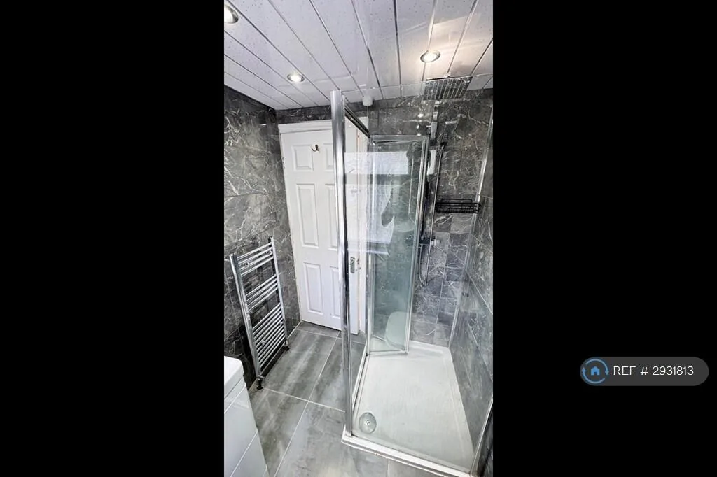 3 bedroom semi-detached house for rent