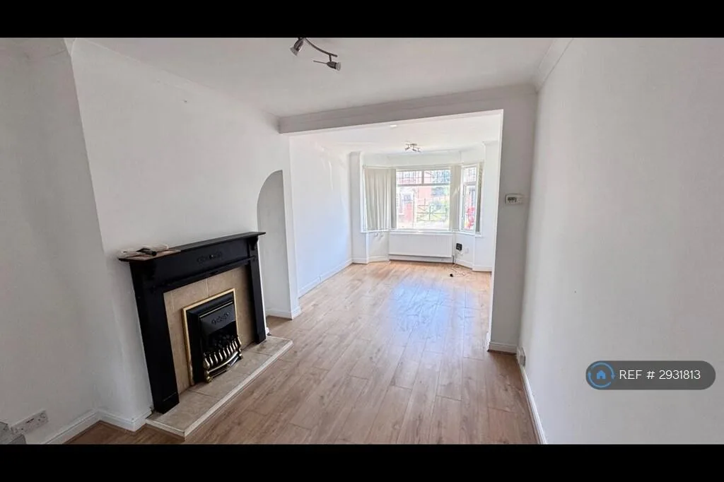 3 bedroom semi-detached house for rent