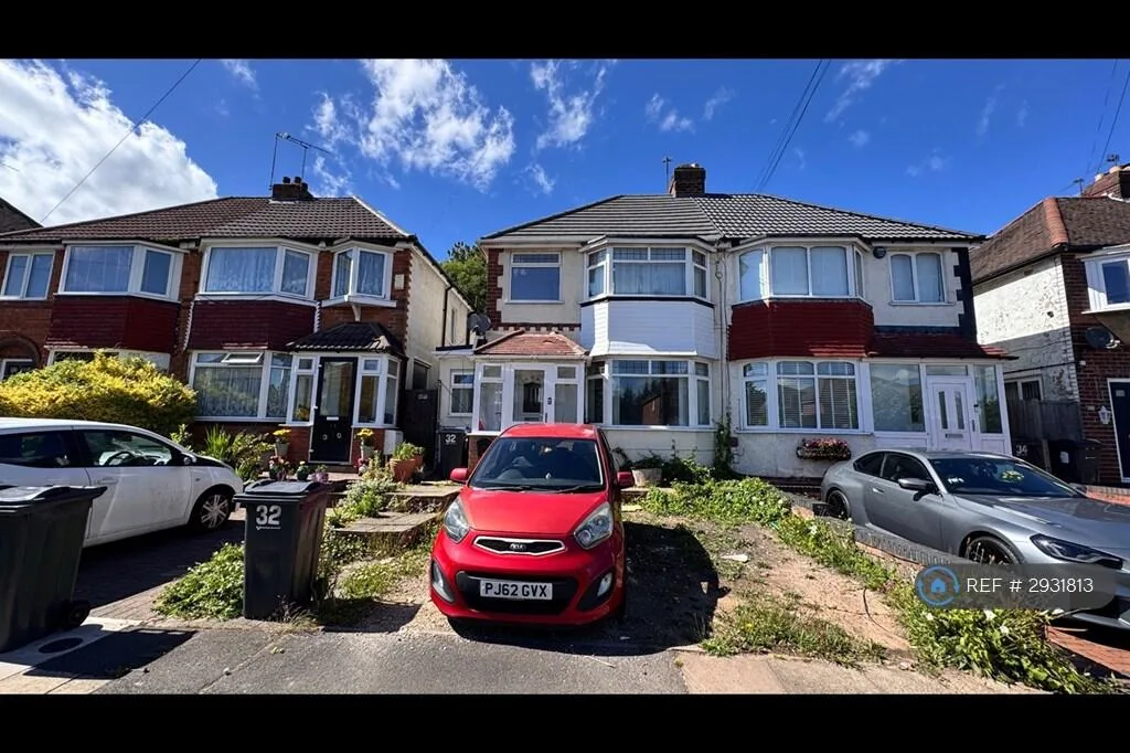 3 bedroom semi-detached house for rent