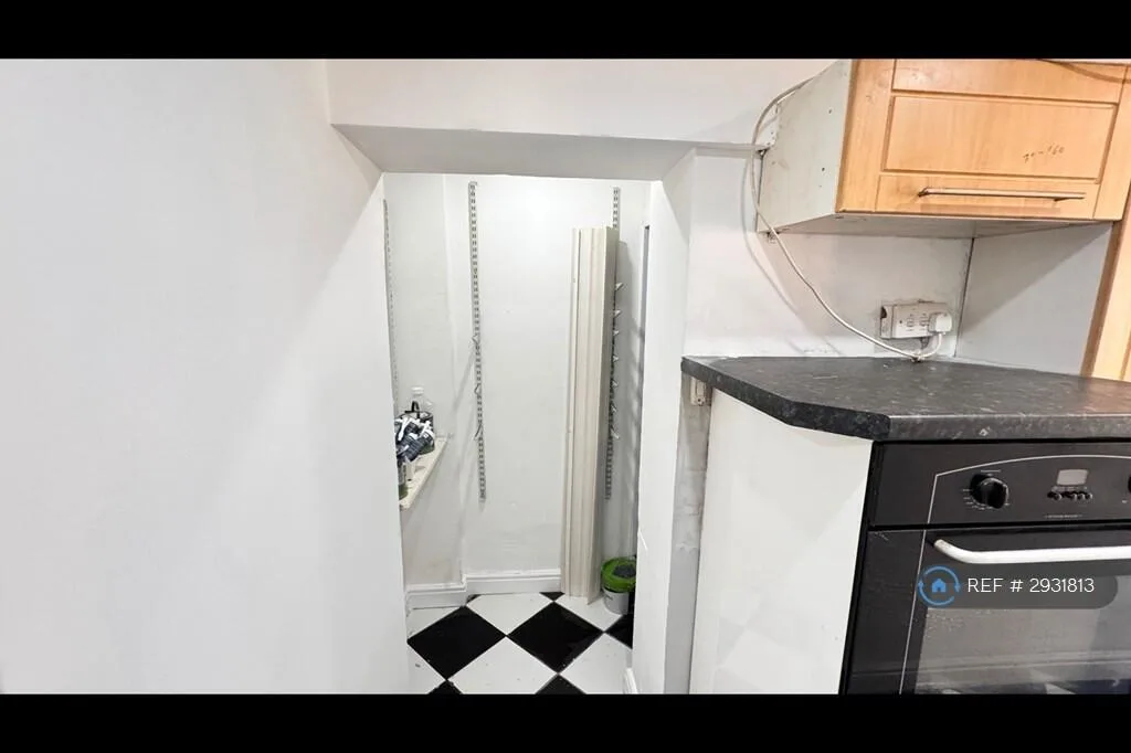 3 bedroom semi-detached house for rent
