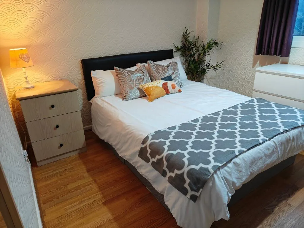 1 bedroom house share for rent