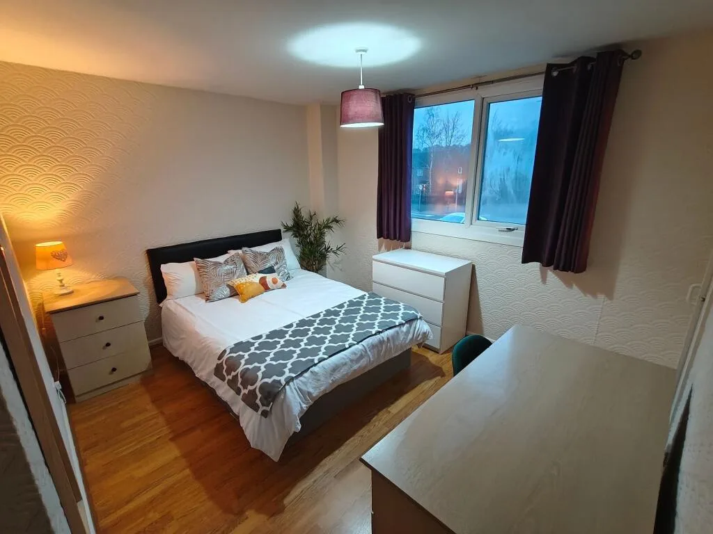 2 bedroom house share for rent