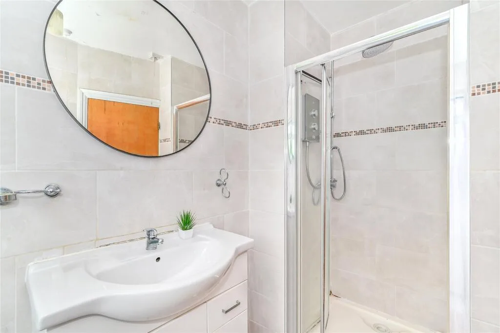 5 bedroom terraced house for rent