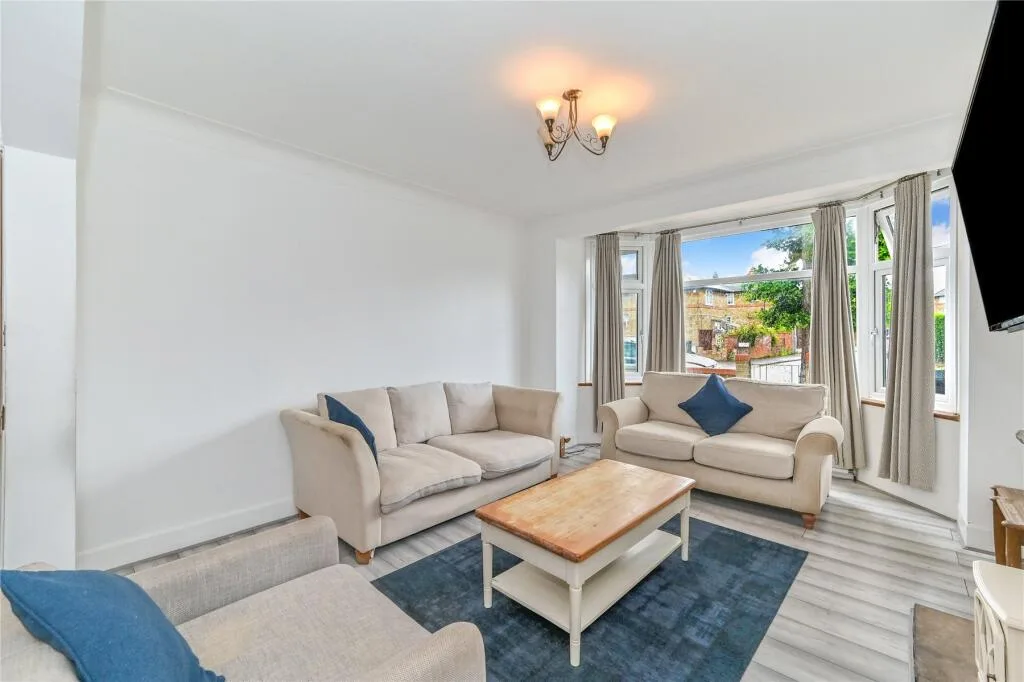 5 bedroom terraced house for rent