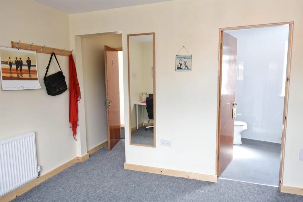 5 bedroom flat for rent