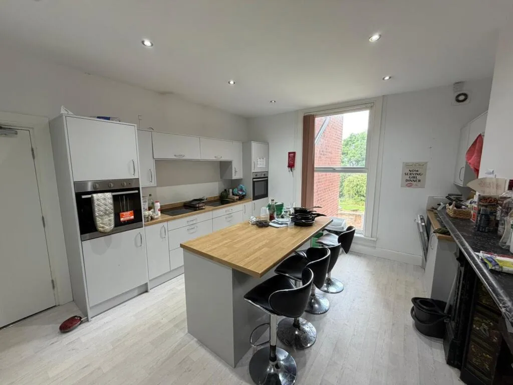 9 bedroom house for rent