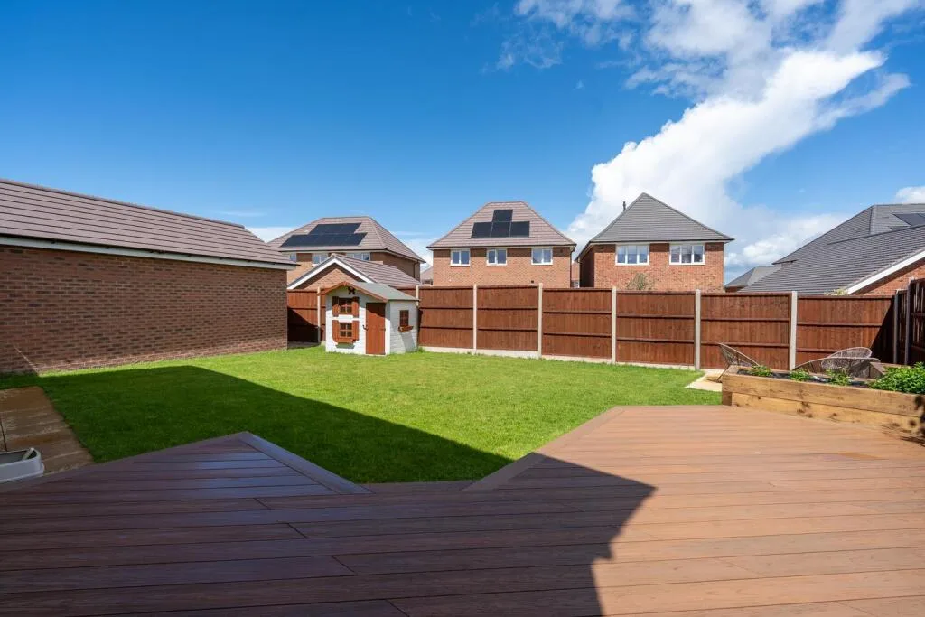 4 bedroom detached house for rent