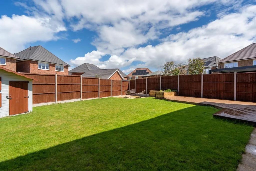 4 bedroom detached house for rent