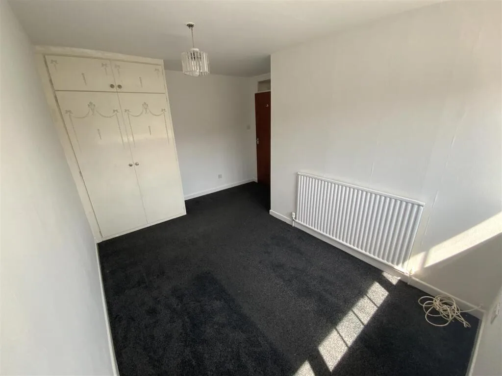 3 bedroom end of terrace house for rent
