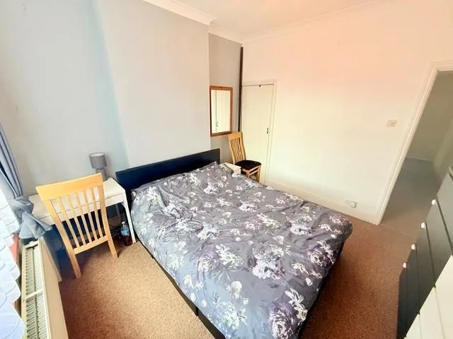 2 bedroom house for rent