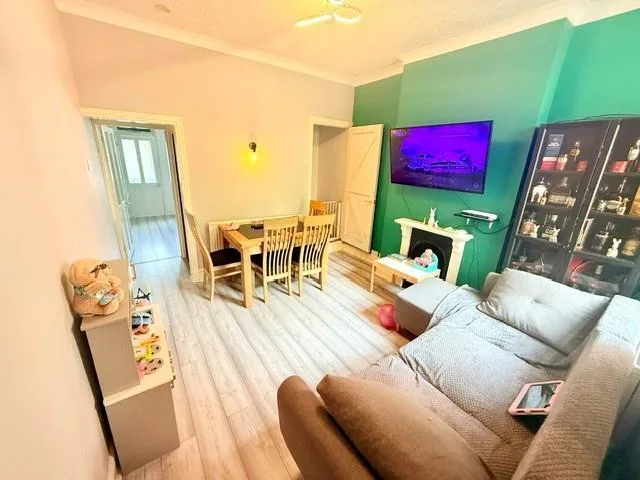 2 bedroom house for rent