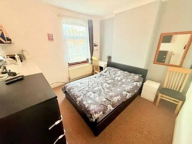 2 bedroom house for rent