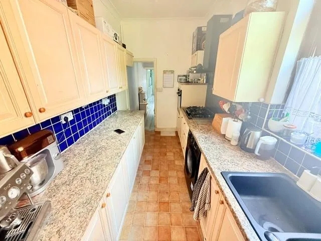 2 bedroom house for rent
