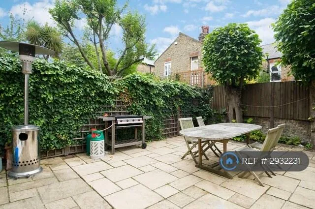 4 bedroom terraced house for rent