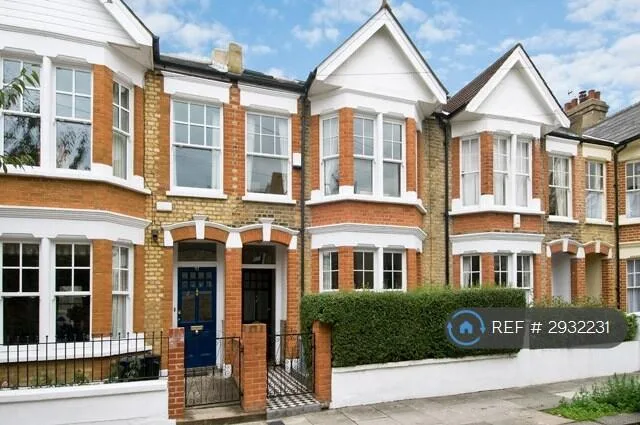 4 bedroom terraced house for rent
