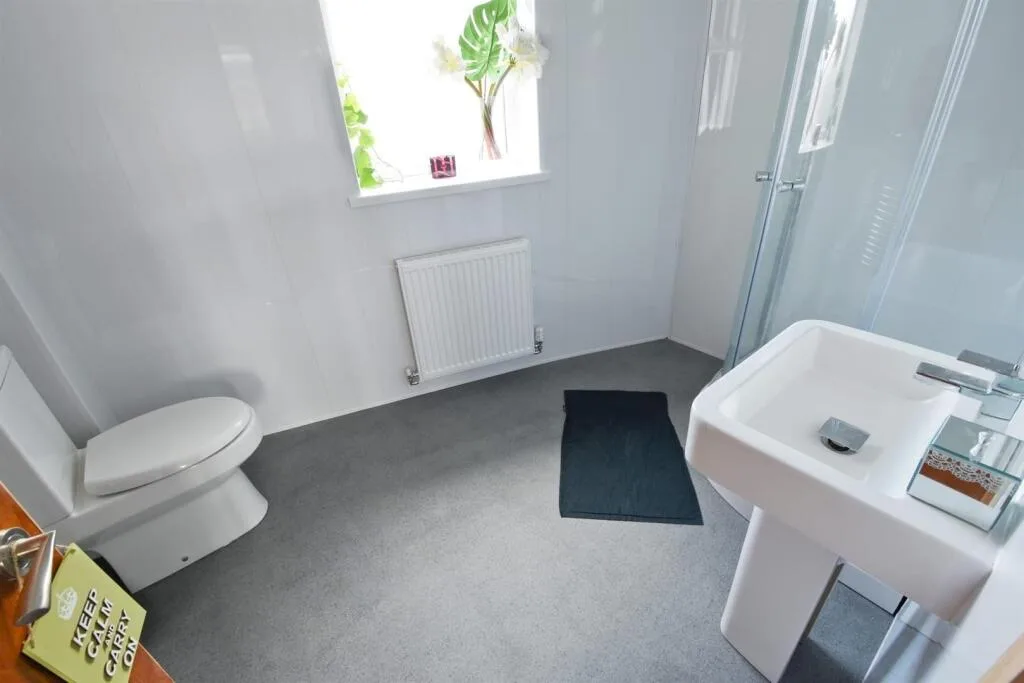 5 bedroom flat for rent