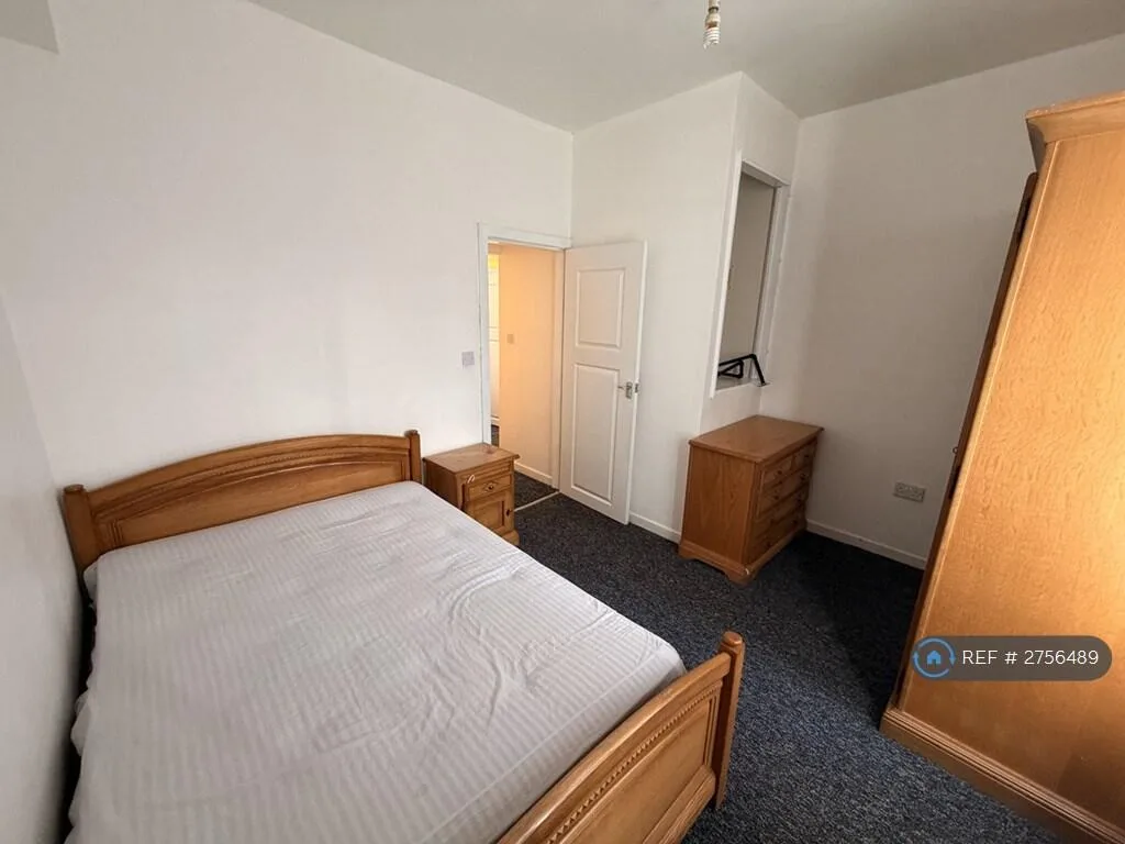 2 bedroom end of terrace house for rent