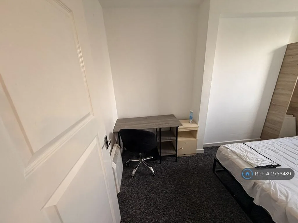 2 bedroom end of terrace house for rent