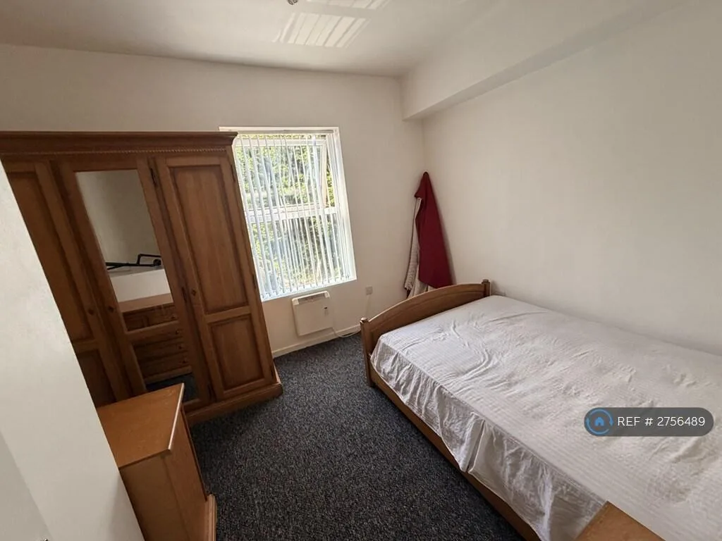 2 bedroom end of terrace house for rent