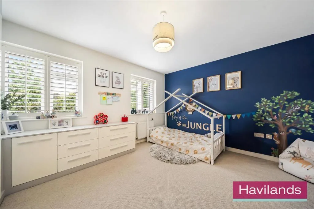 3 bedroom end of terrace house for rent