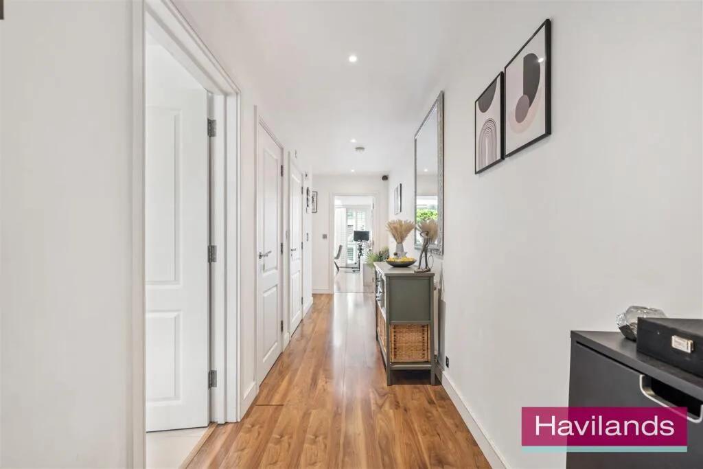 3 bedroom end of terrace house for rent