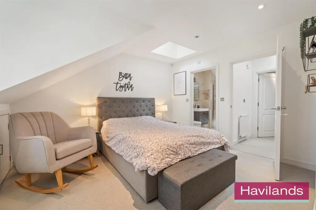 3 bedroom end of terrace house for rent
