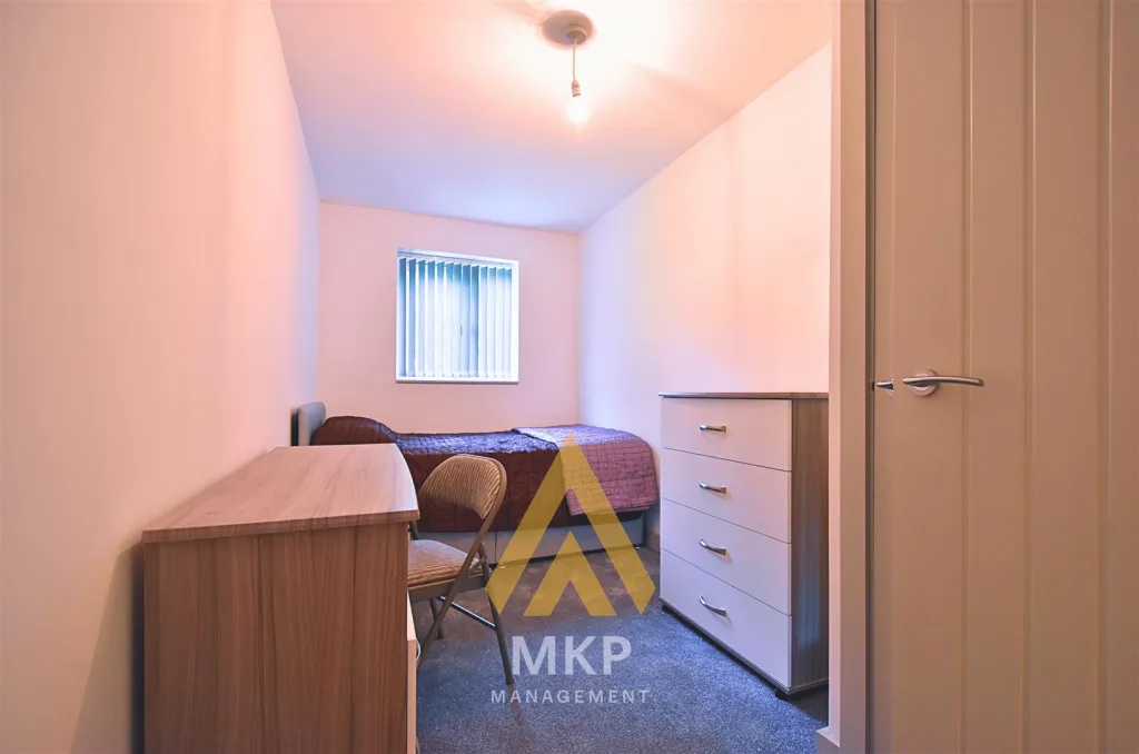 7 bedroom terraced house for rent