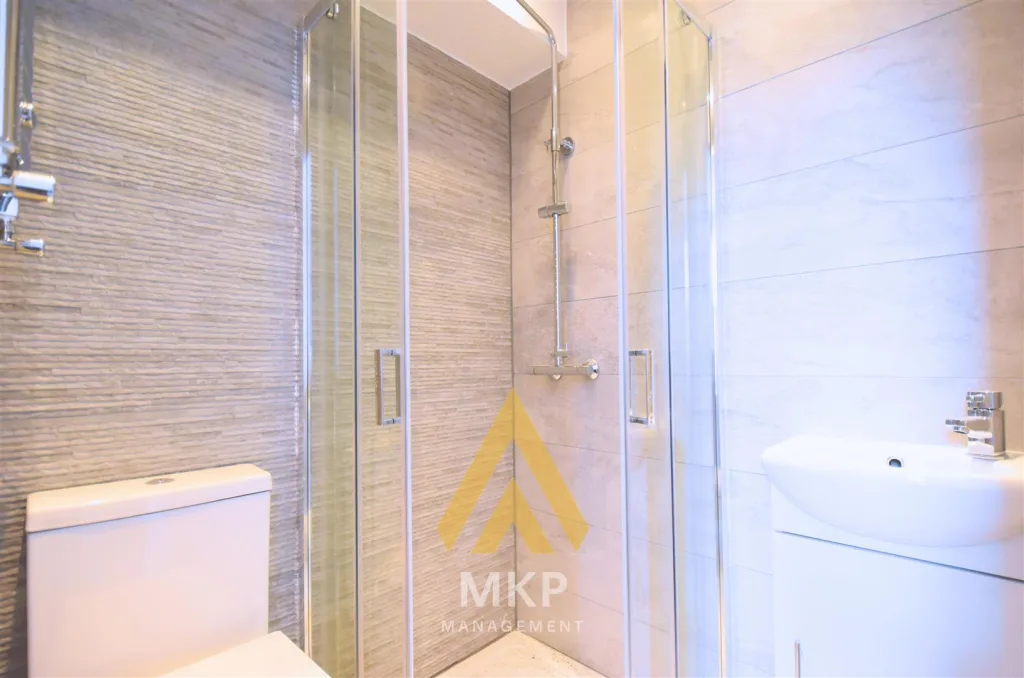 7 bedroom terraced house for rent