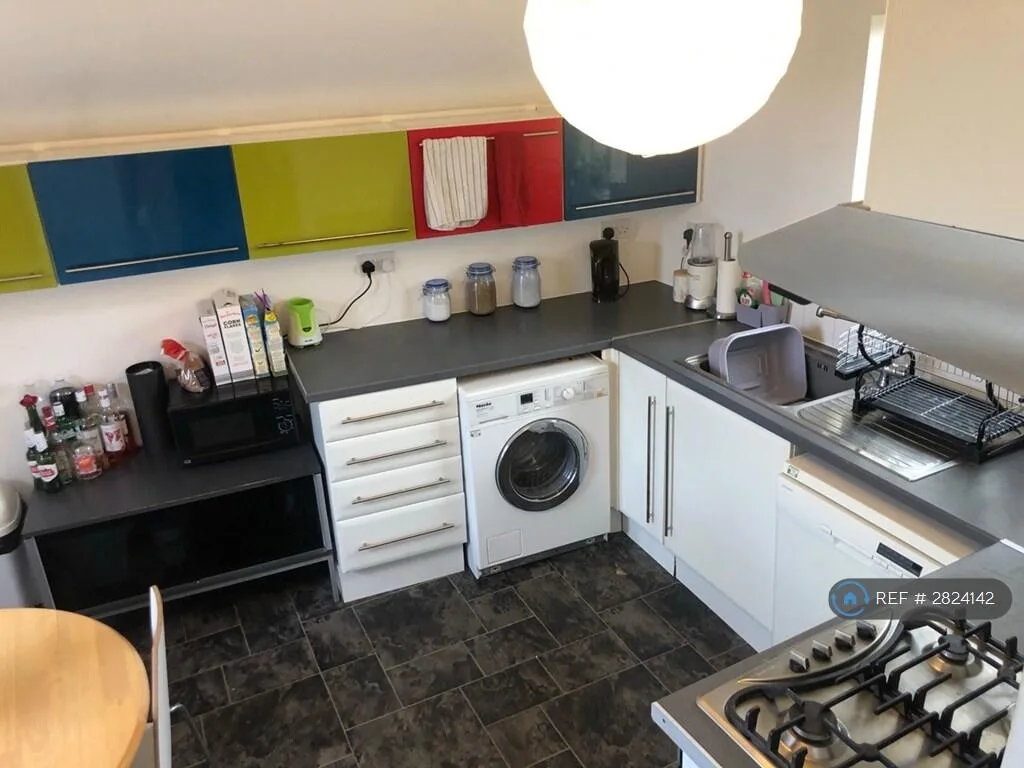 5 bedroom flat for rent
