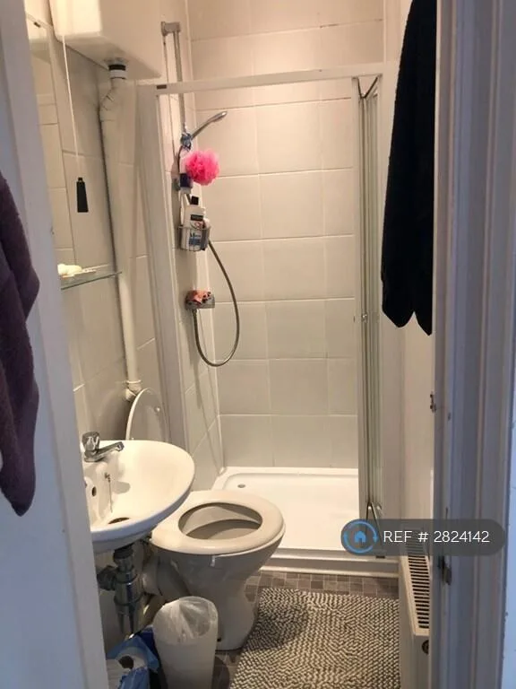 5 bedroom flat for rent