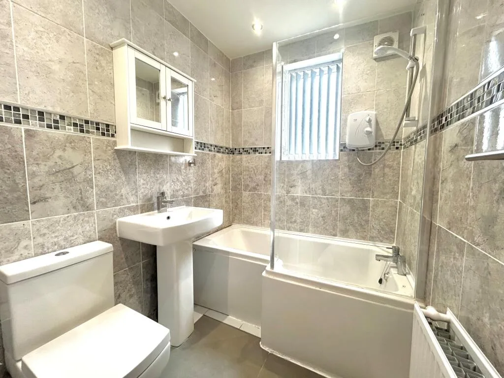 3 bedroom flat for rent