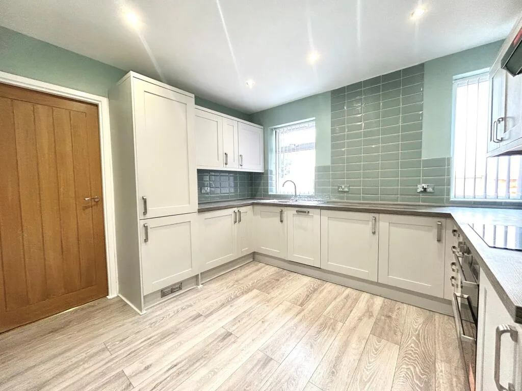 3 bedroom flat for rent