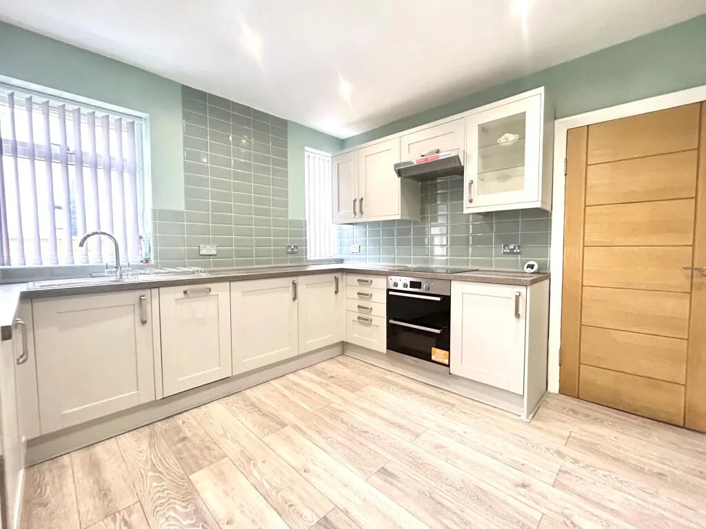 3 bedroom flat for rent