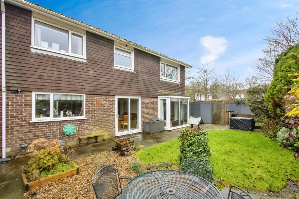 4 bedroom detached house for rent