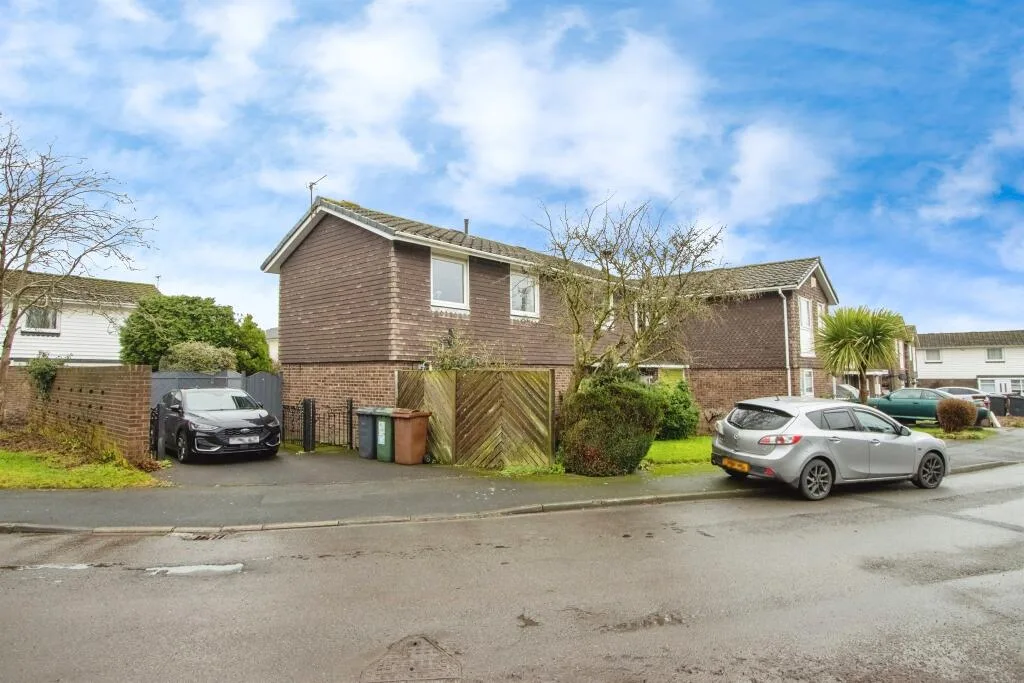 4 bedroom detached house for rent