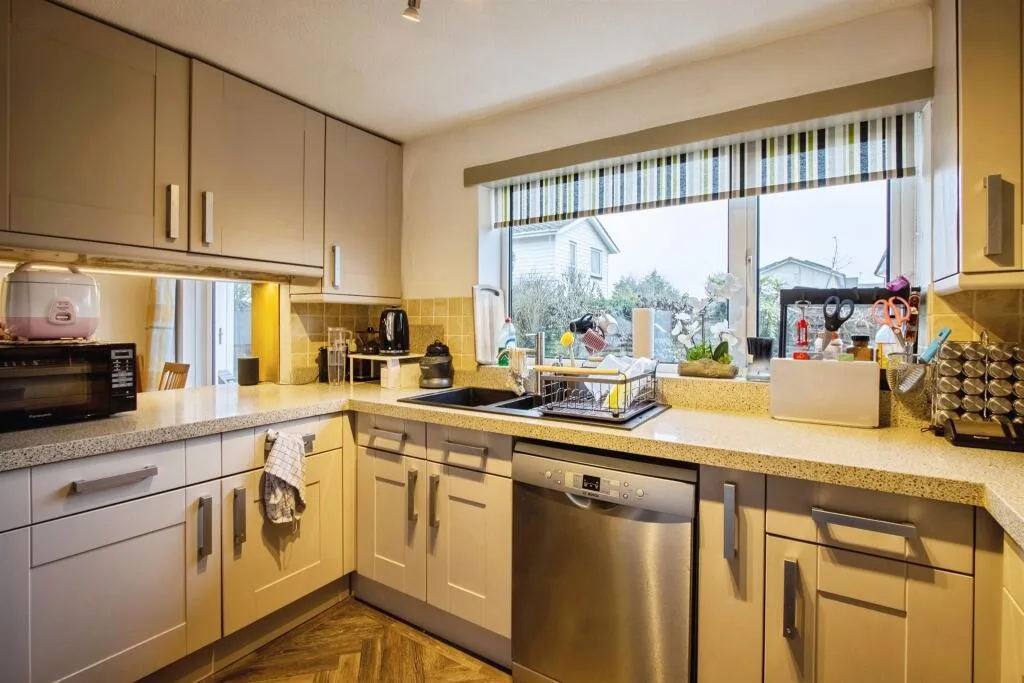 4 bedroom detached house for rent