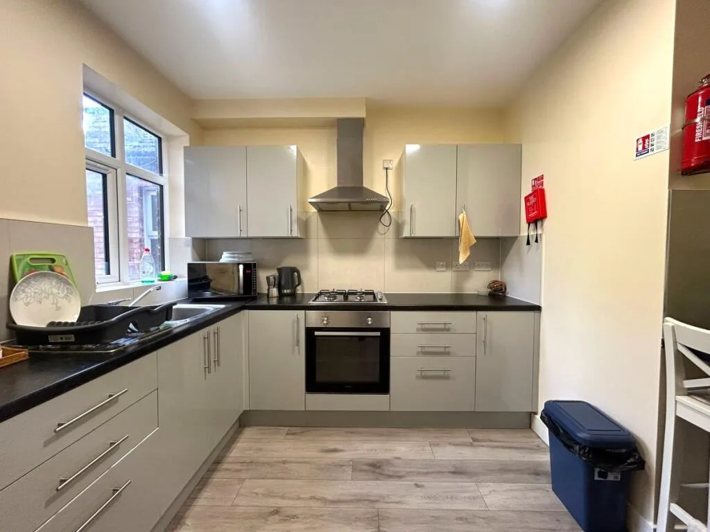 1 bedroom house share for rent